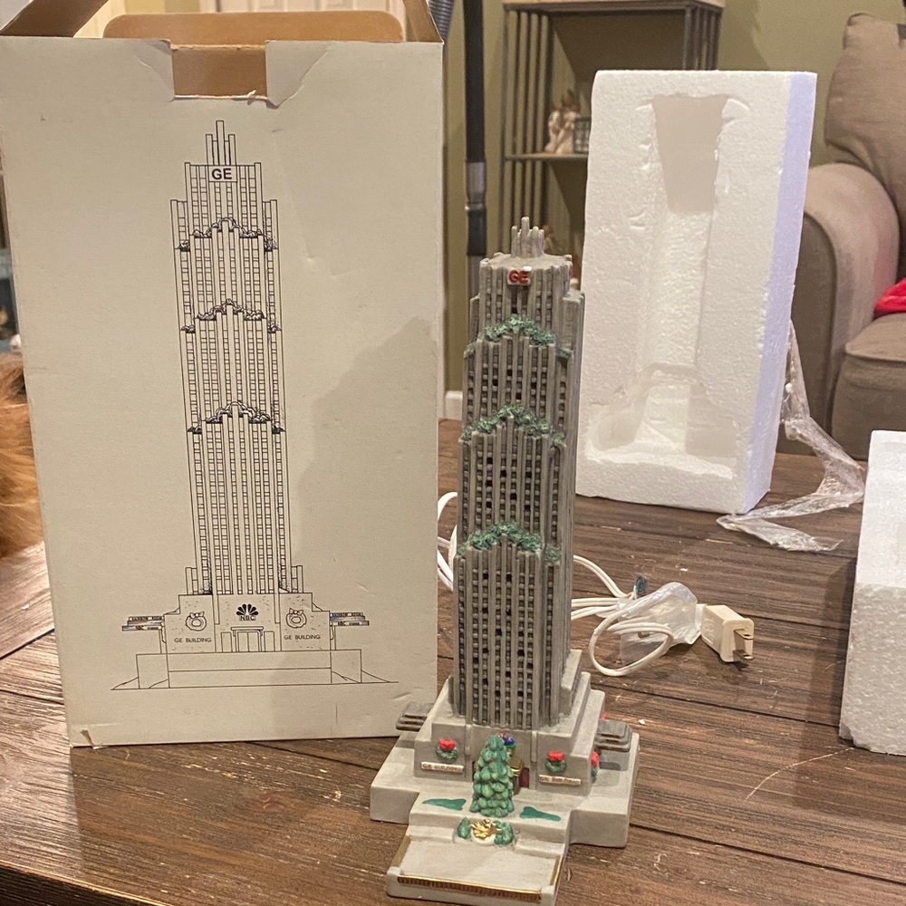 GE Building & NBC Studio Replica Plugin Light